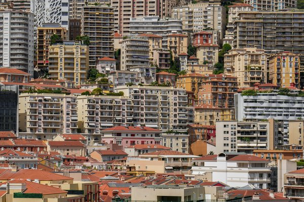 How can UK homeowners take advantage of the Leasehold Reform Act to reduce costs?